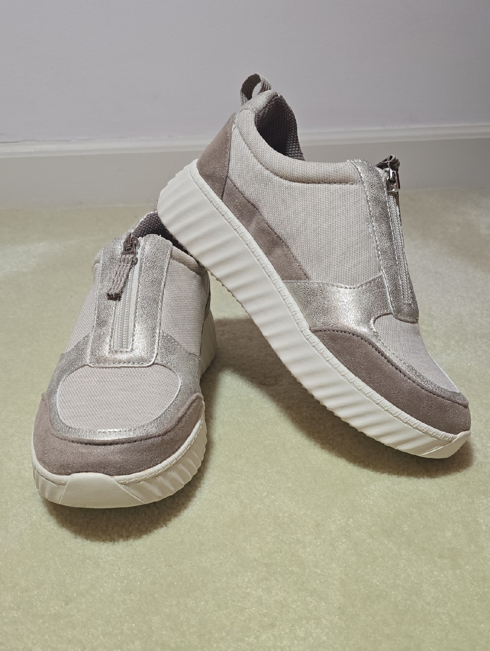 Bzees With LifeStride Winner Comfort Zip-up Sneakers - 8.5W